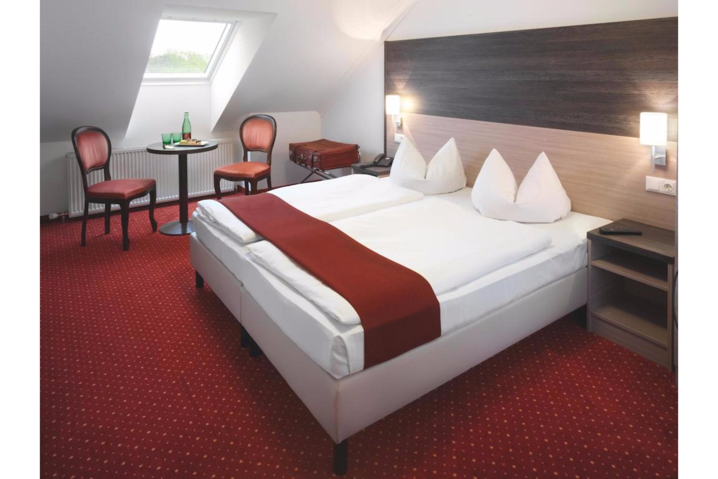 Hotel Marc Aurel Petronell Exteriör bild
