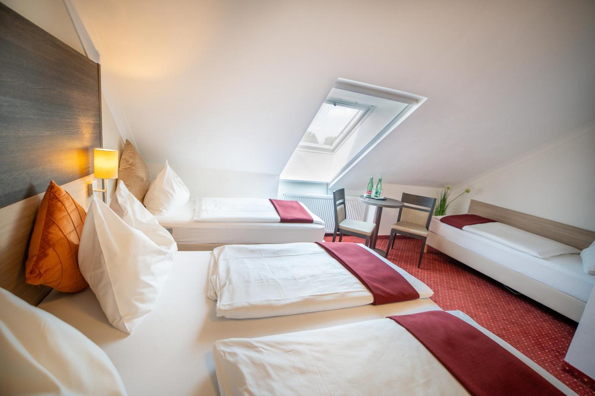 Hotel Marc Aurel Petronell Exteriör bild