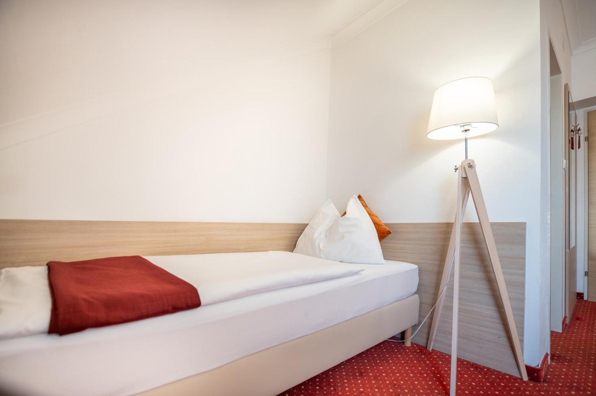 Hotel Marc Aurel Petronell Exteriör bild
