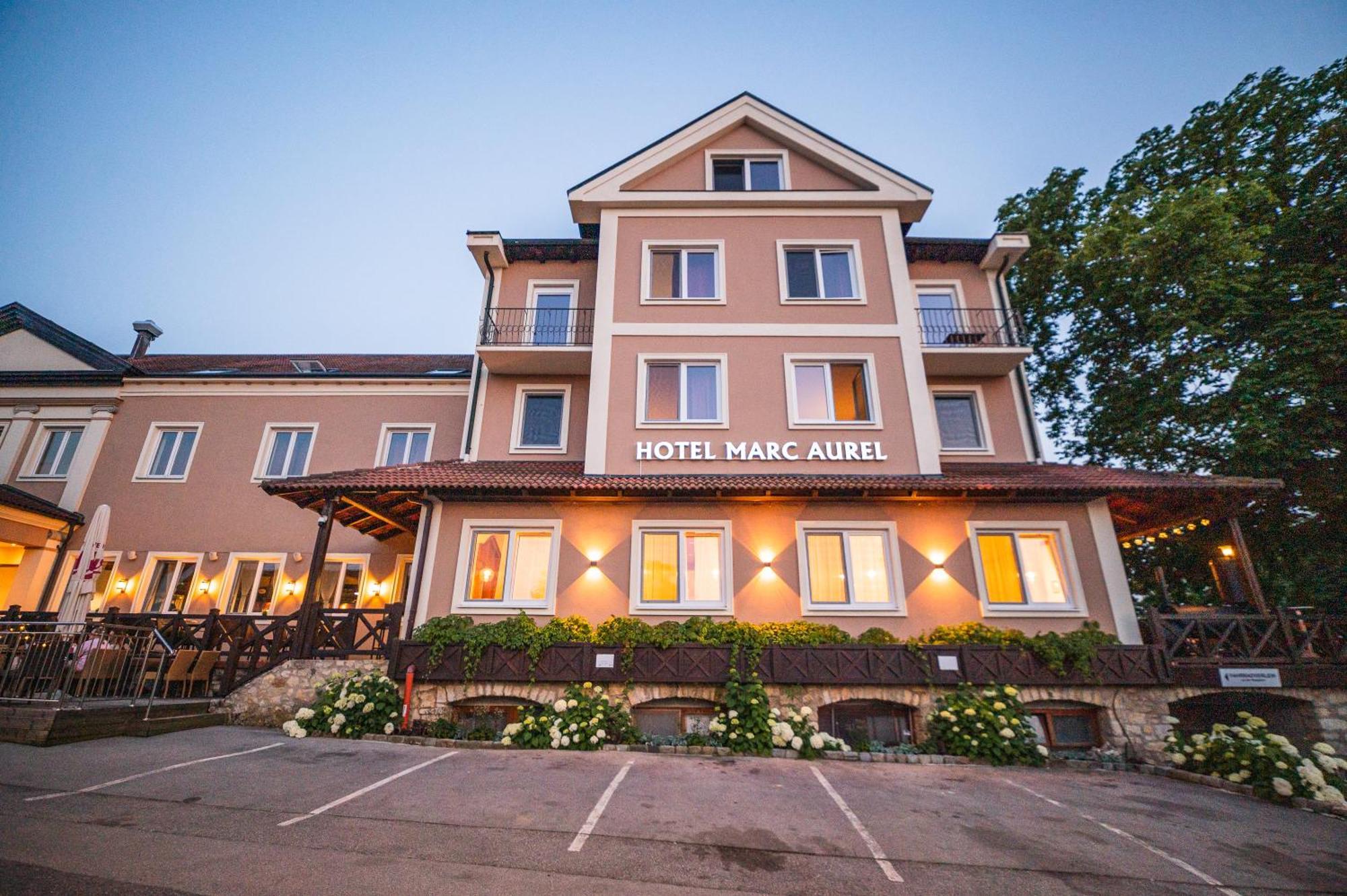 Hotel Marc Aurel Petronell Exteriör bild