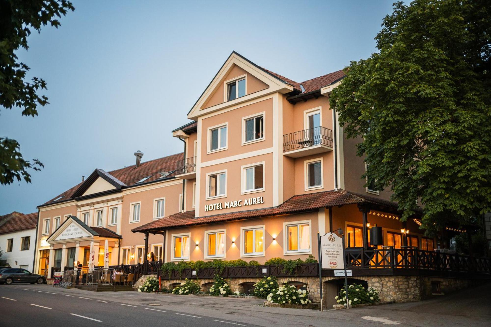 Hotel Marc Aurel Petronell Exteriör bild