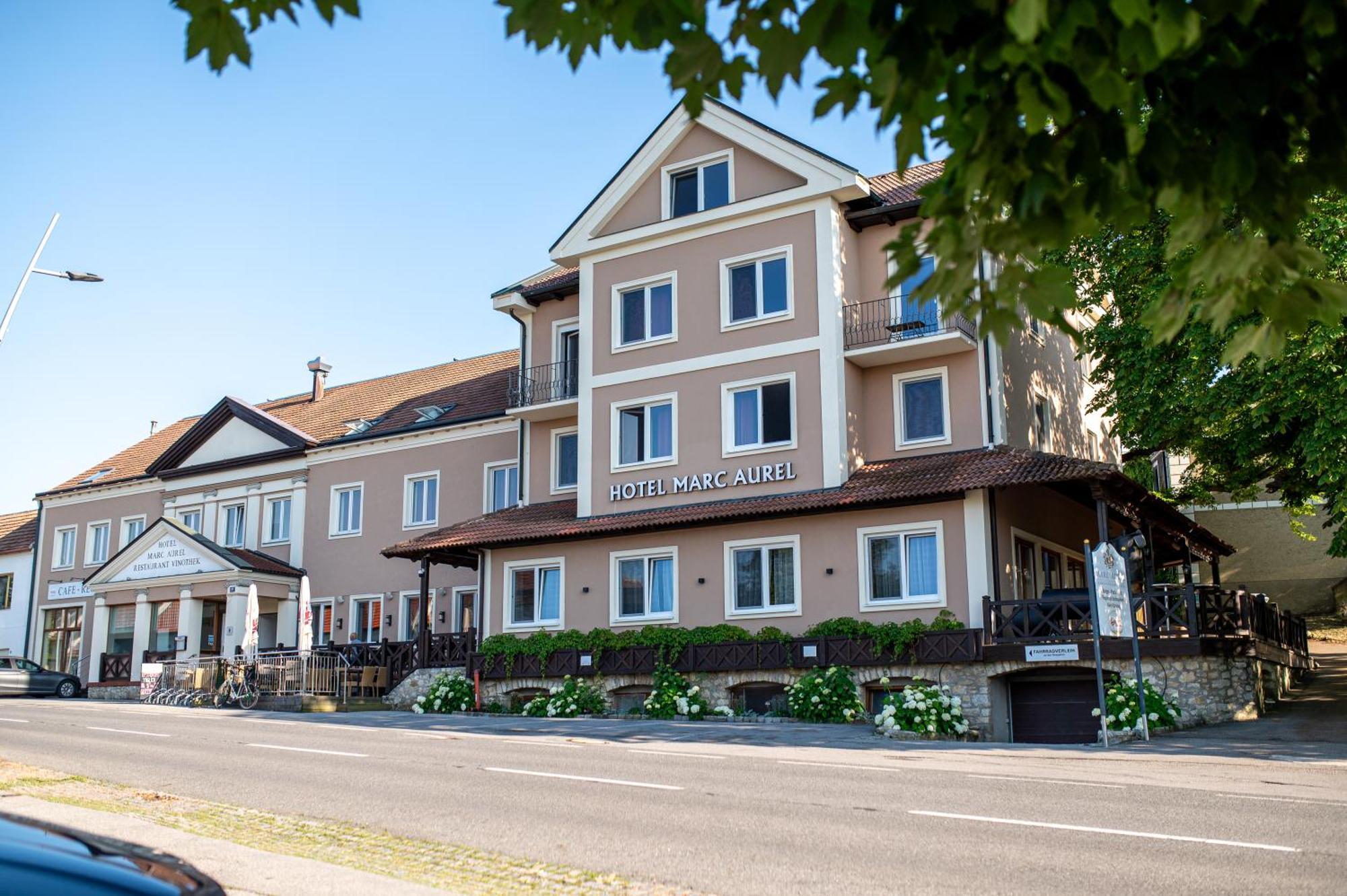 Hotel Marc Aurel Petronell Exteriör bild