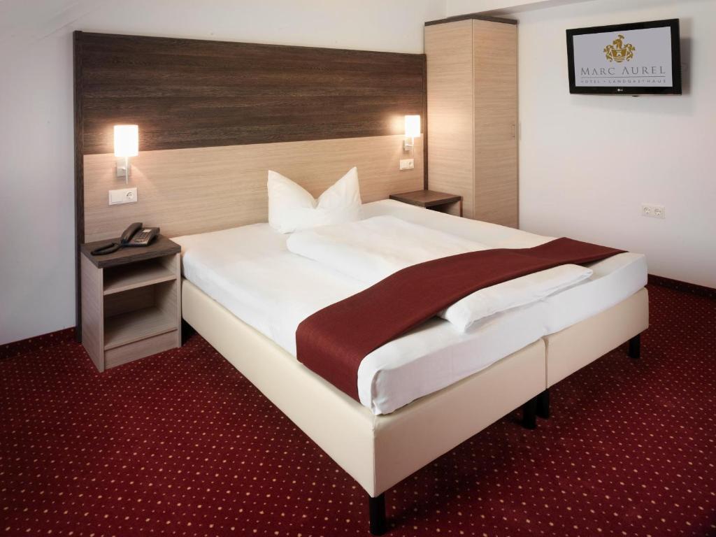 Hotel Marc Aurel Petronell Rum bild